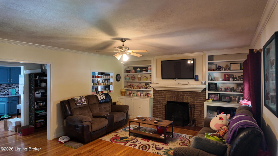 Listing Image 8