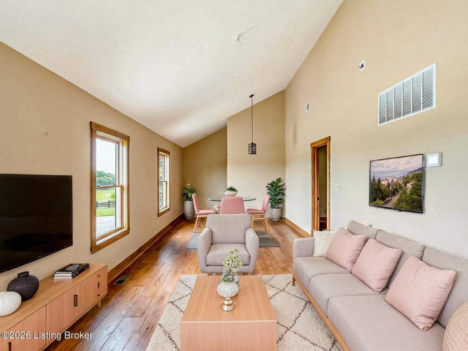 Listing Image 64