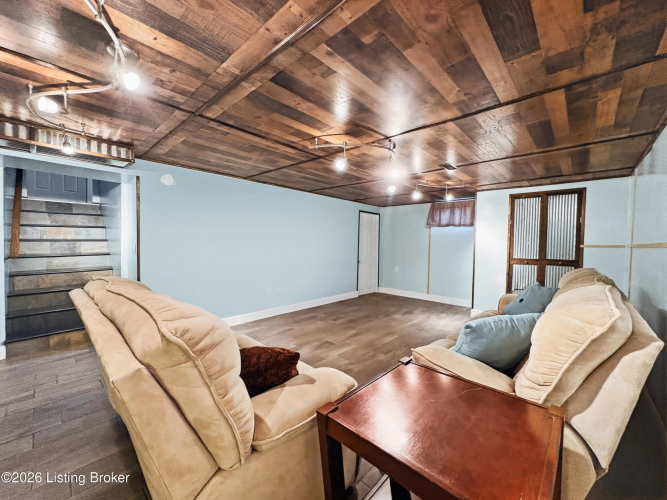 Listing Image 31
