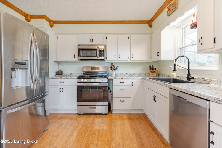 Listing Image 5