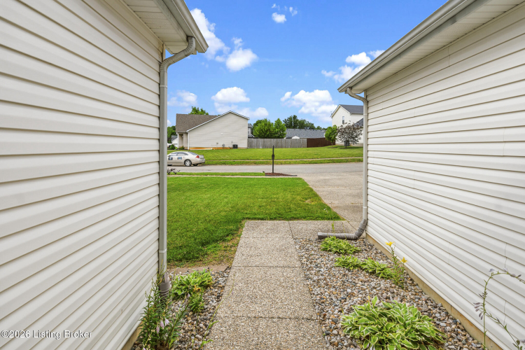 Listing Image 64