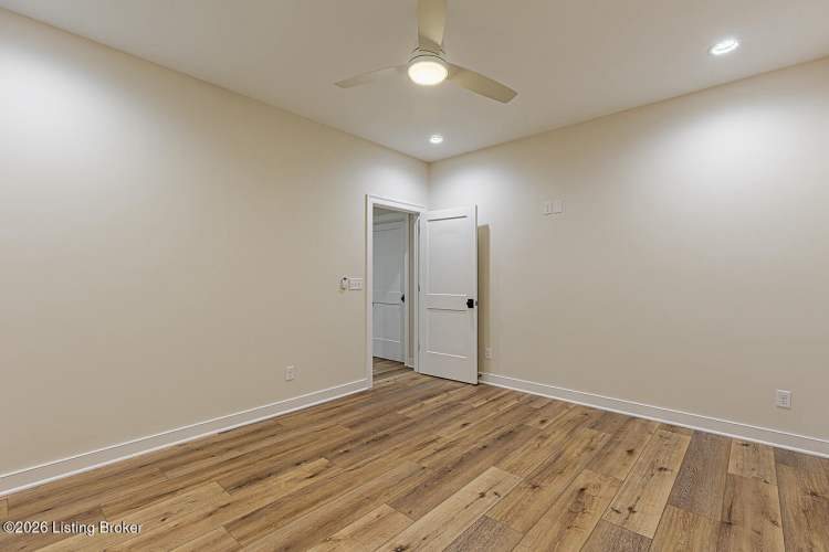 Listing Image 58