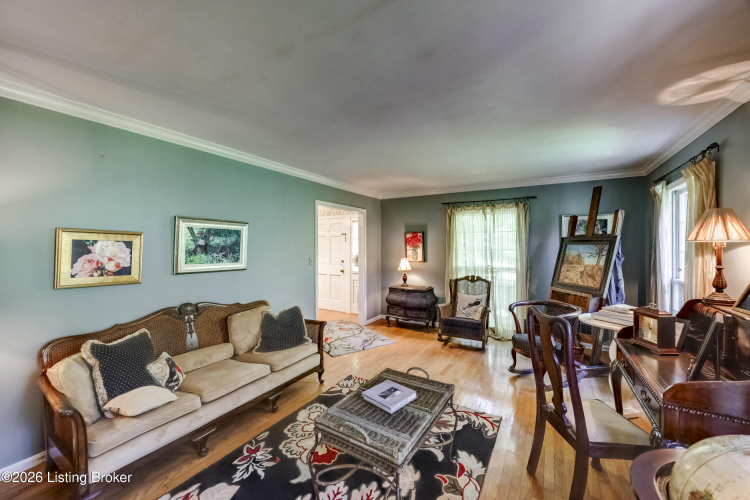 Listing Image 12