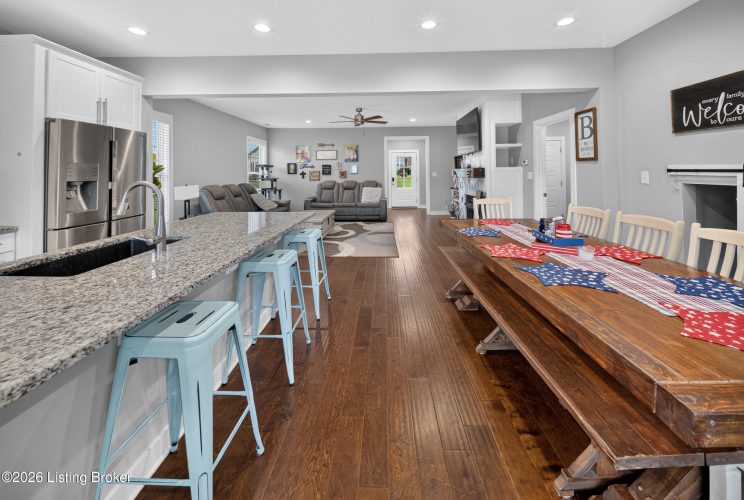 Listing Image 14