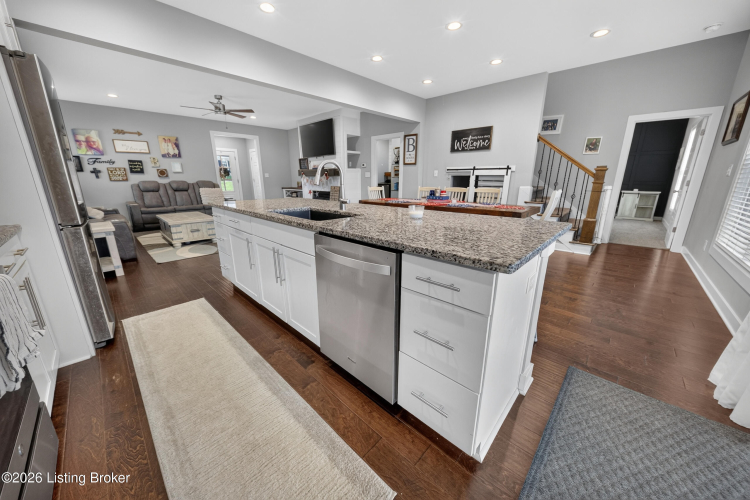 Listing Image 17