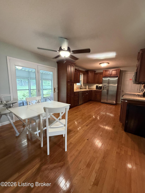 Listing Image 14