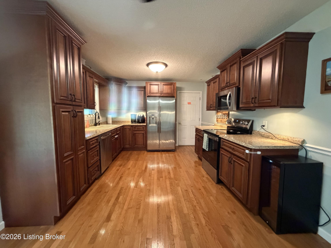 Listing Image 16
