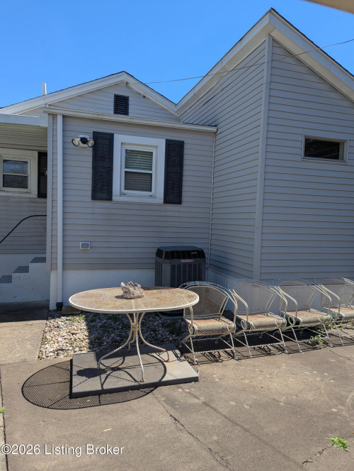 Listing Image 11