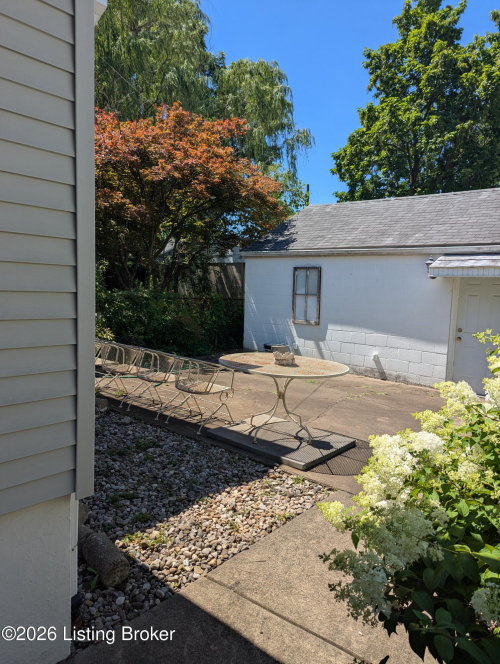 Listing Image 10