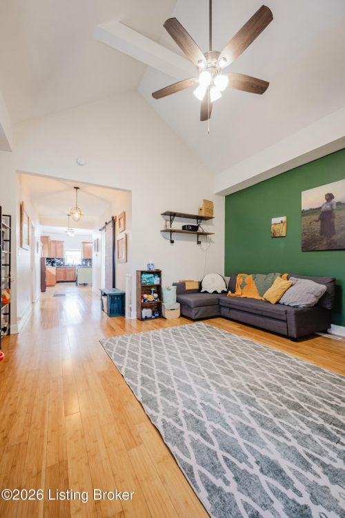 Listing Image 13