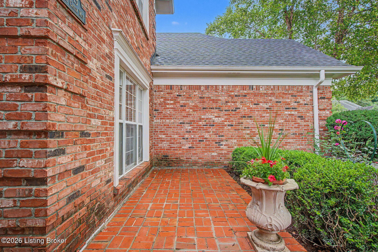 Listing Image 64