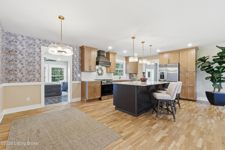 Listing Image 12