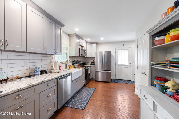 Listing Image 19