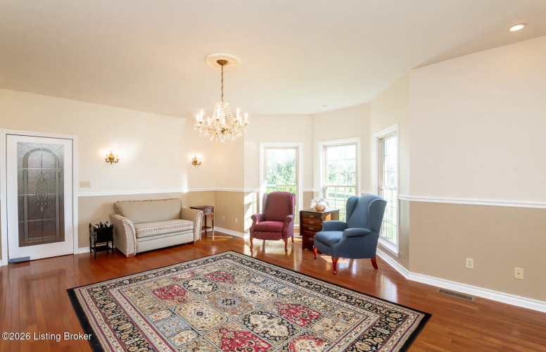 Listing Image 12