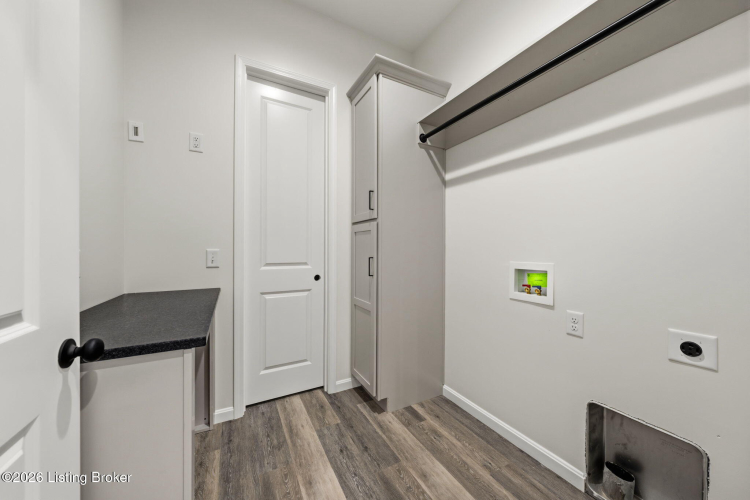 Listing Image 18