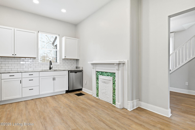 Listing Image 20