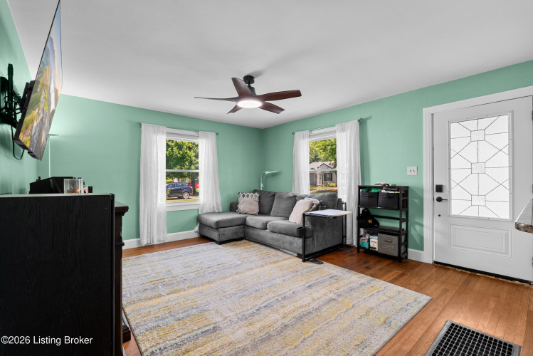 Listing Image 11