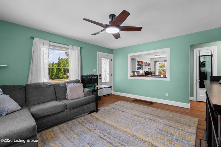 Listing Image 12