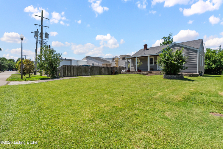 Listing Image 4