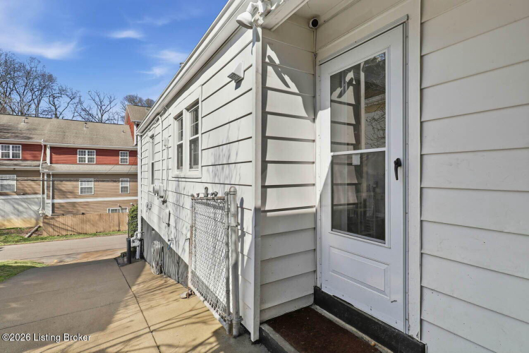 Listing Image 22