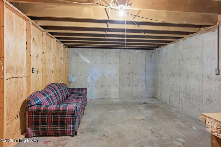 Listing Image 17