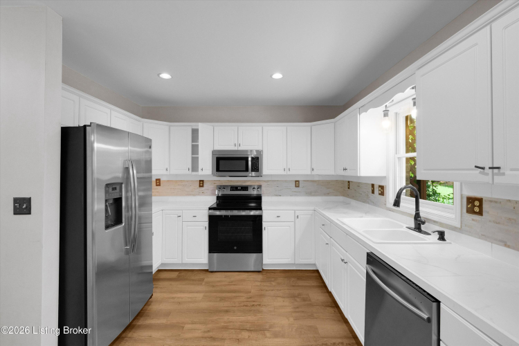 Listing Image 15