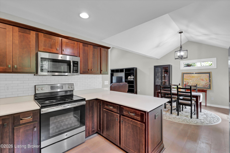 Listing Image 15