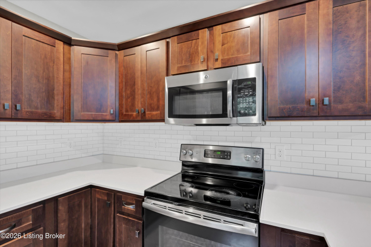 Listing Image 19
