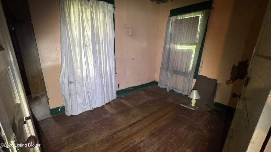 Listing Image 26