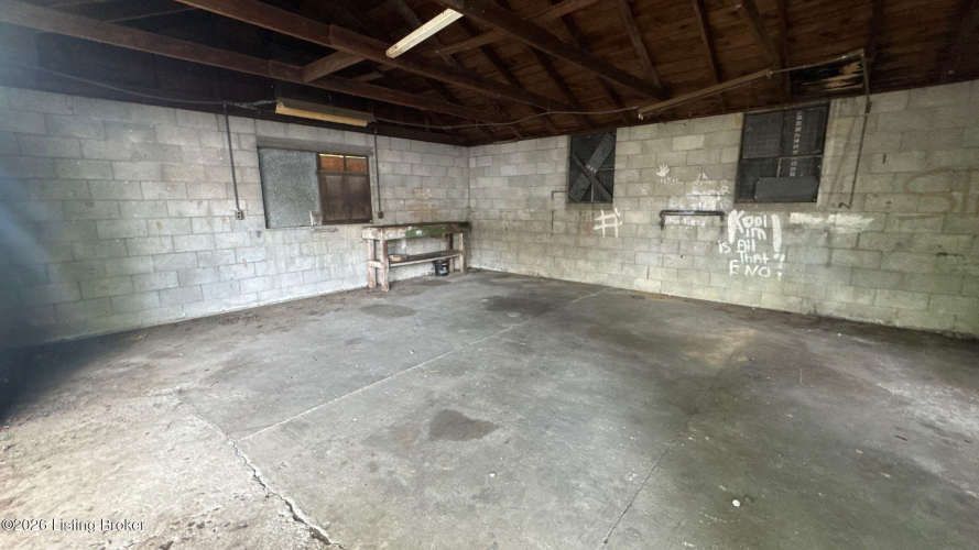 Listing Image 64