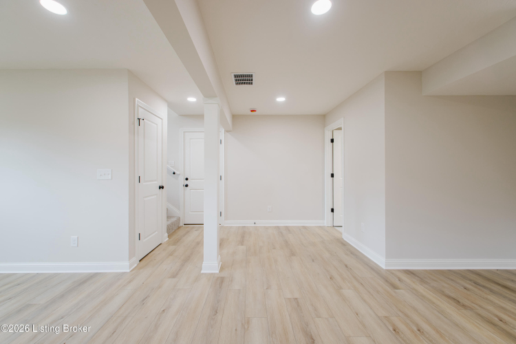 Listing Image 35