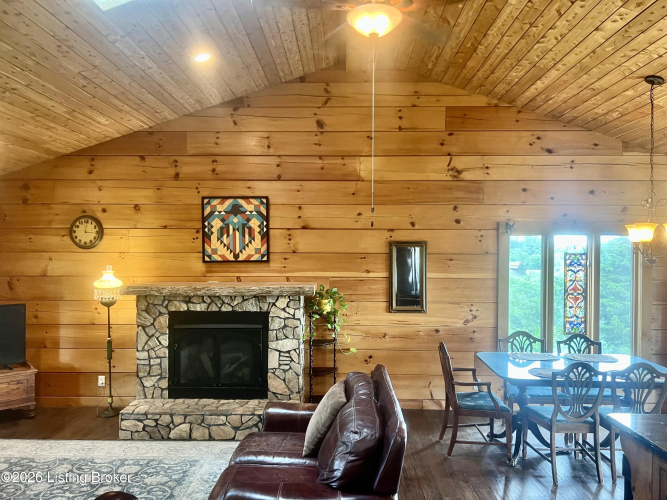 Listing Image 24