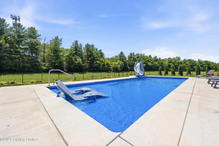 Listing Image 107