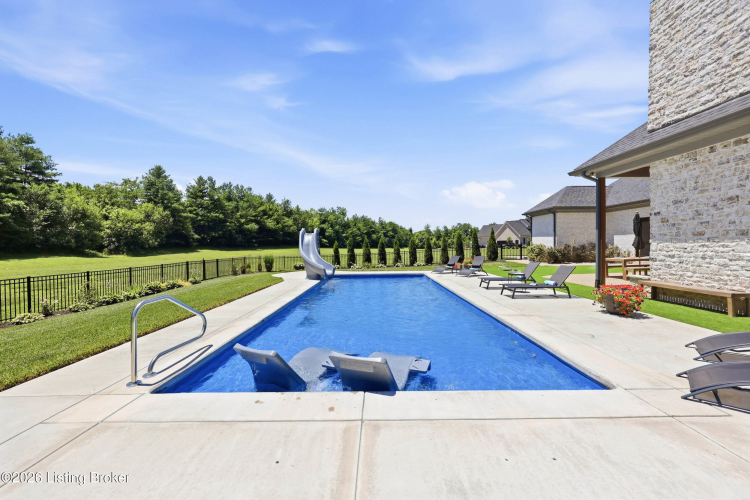 Listing Image 108