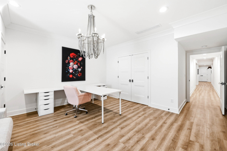 Listing Image 80