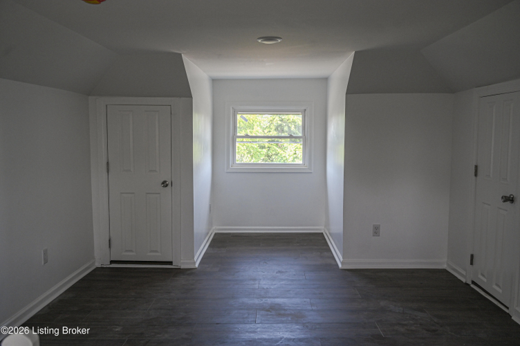 Listing Image 59
