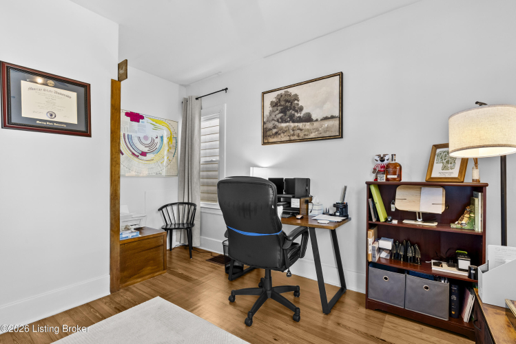 Listing Image 12