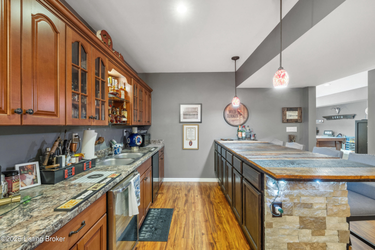 Listing Image 49