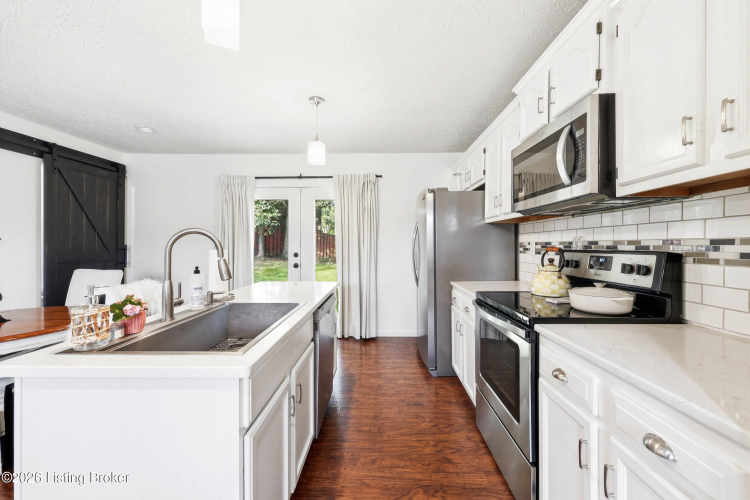 Listing Image 10