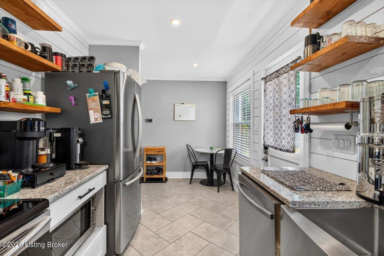 Listing Image 13