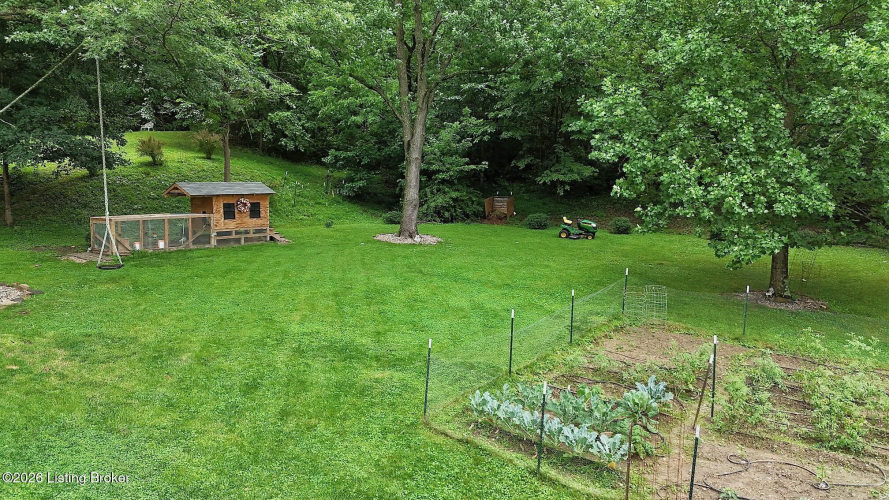 Listing Image 4