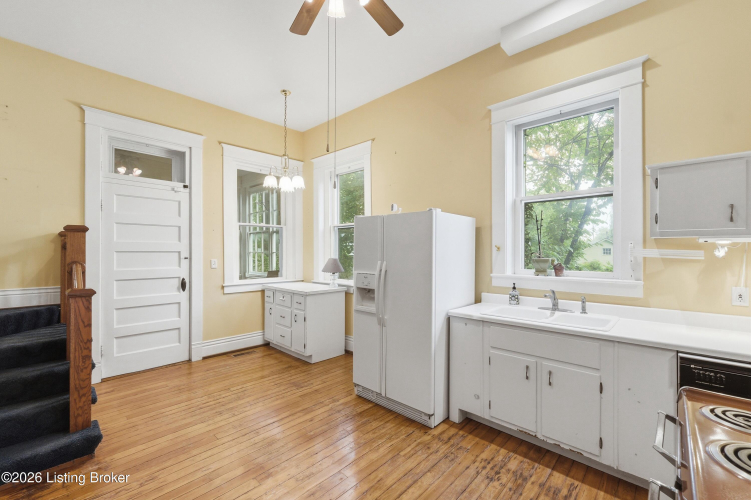 Listing Image 15