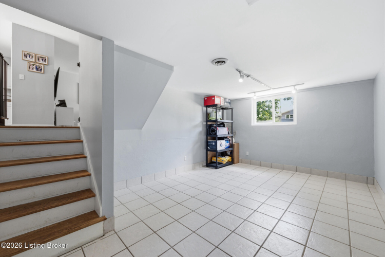 Listing Image 24