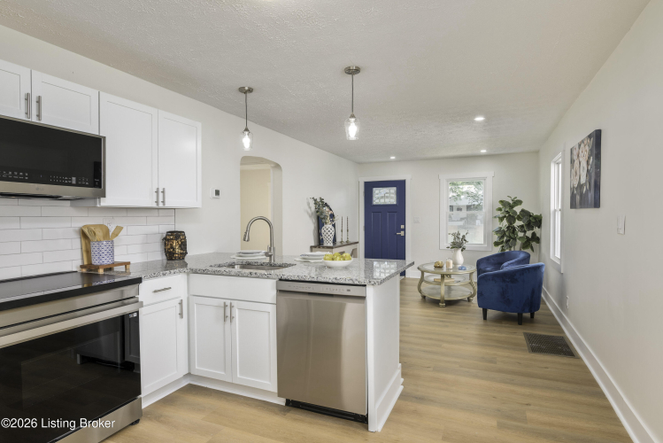 Listing Image 10