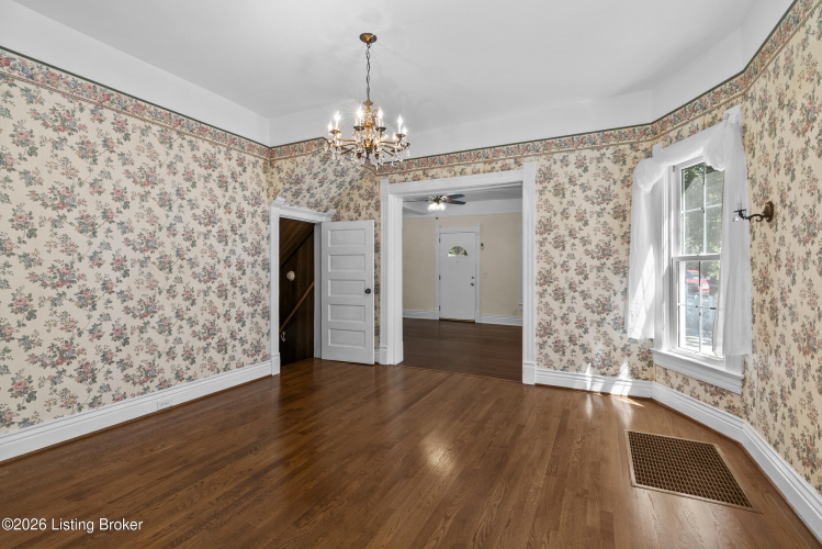 Listing Image 17