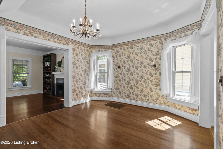 Listing Image 18