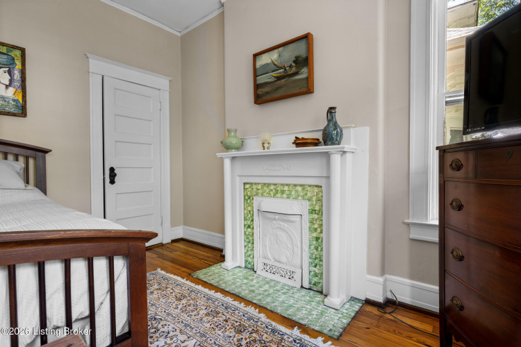 Listing Image 32