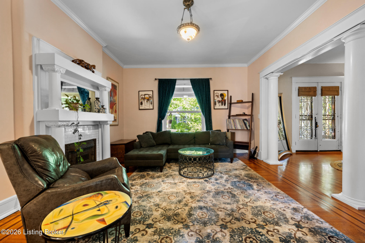 Listing Image 9
