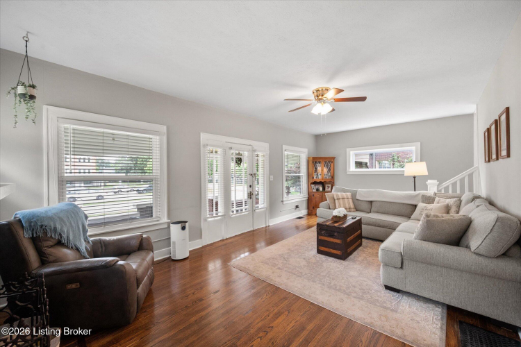 Listing Image 11