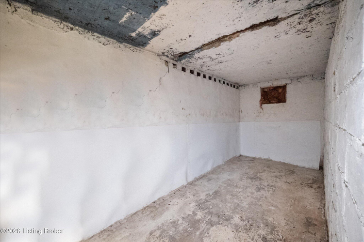 Listing Image 33